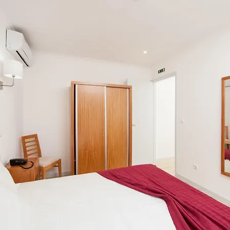 Aldeia Adegas 4* Сан-Роки-ду-Пику