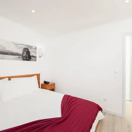 Aldeia Adegas 4* Сан-Роки-ду-Пику